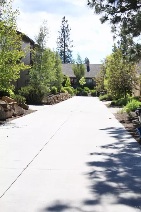 19459 Blue Lake Loop, Bend, OR 97702 photo 12