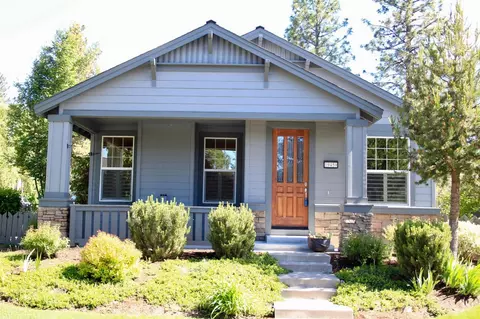 19459 Blue Lake Loop, Bend, OR 97702 photo 2