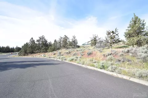 63013 Lower Meadow Dr, Bend, OR 97701 photo 3