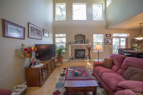 19533 Fishhawk Loop, Bend, OR 97702 photo 3