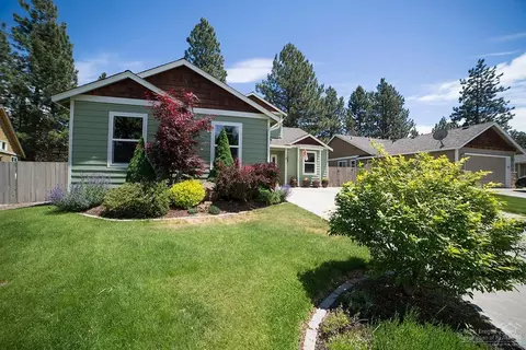 19533 Fishhawk Loop, Bend, OR 97702 photo 2
