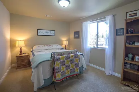 19533 Fishhawk Loop, Bend, OR 97702 photo 13