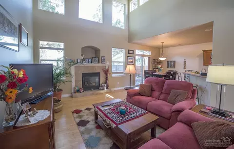 19533 Fishhawk Loop, Bend, OR 97702 photo 4