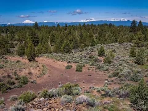 60100 Stirling Dr, Bend, OR 97702 photo 5