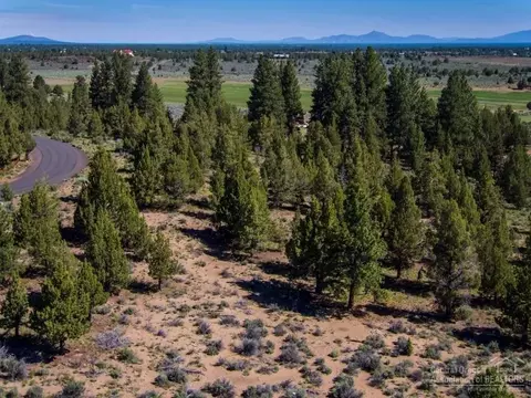 60100 Stirling Dr, Bend, OR 97702 photo 6
