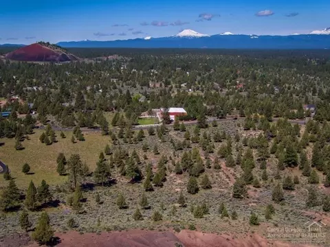 60100 Stirling Dr, Bend, OR 97702 photo 10