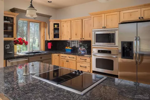53826 Otter Dr, La Pine, OR 97739 photo 5