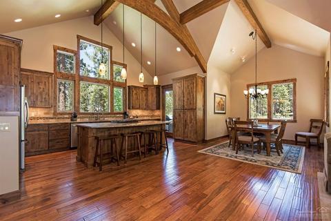 56283 Trailmere Cir, Bend, OR 97707 photo 4