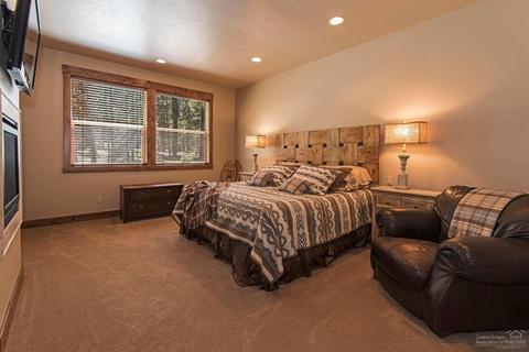 56283 Trailmere Cir, Bend, OR 97707 photo 10