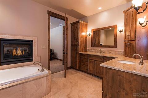 56283 Trailmere Cir, Bend, OR 97707 photo 13