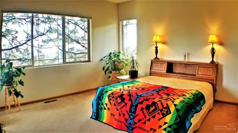 1267 NW Constellation Dr, Bend, OR 97703 photo 9