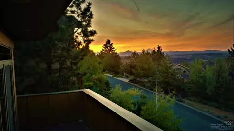 1267 NW Constellation Dr, Bend, OR 97703 photo 2