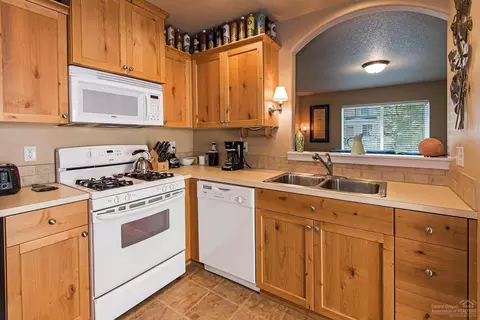 61177 Dayspring Dr, Bend, OR 97702 photo 7