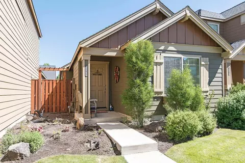61177 Dayspring Dr, Bend, OR 97702 photo 1