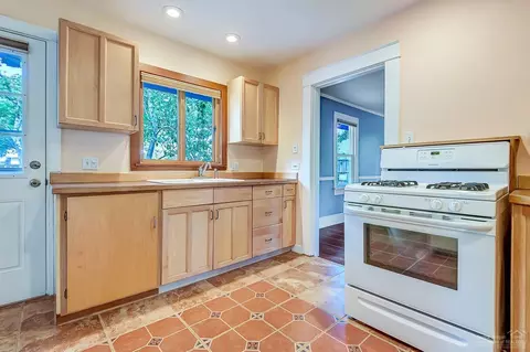 1302 NW Davenport Ave, Bend, OR 97703 photo 11
