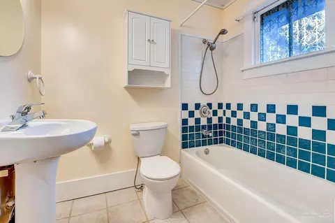 1302 NW Davenport Ave, Bend, OR 97703 photo 14
