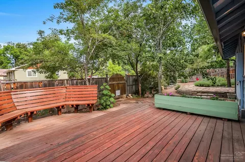 1302 NW Davenport Ave, Bend, OR 97703 photo 3