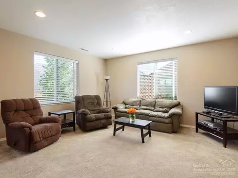 21206 Keyte Rd, Bend, OR 97701 photo 9