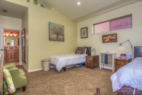 20482 Jacklight Ln, Bend, OR 97702 photo 12