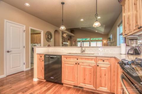 20482 Jacklight Ln, Bend, OR 97702 photo 8
