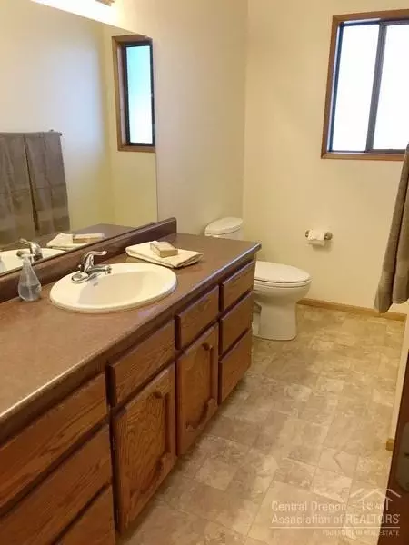 1275 NE Paula Dr, Bend, OR 97701 photo 9