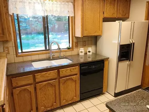 1275 NE Paula Dr, Bend, OR 97701 photo 11