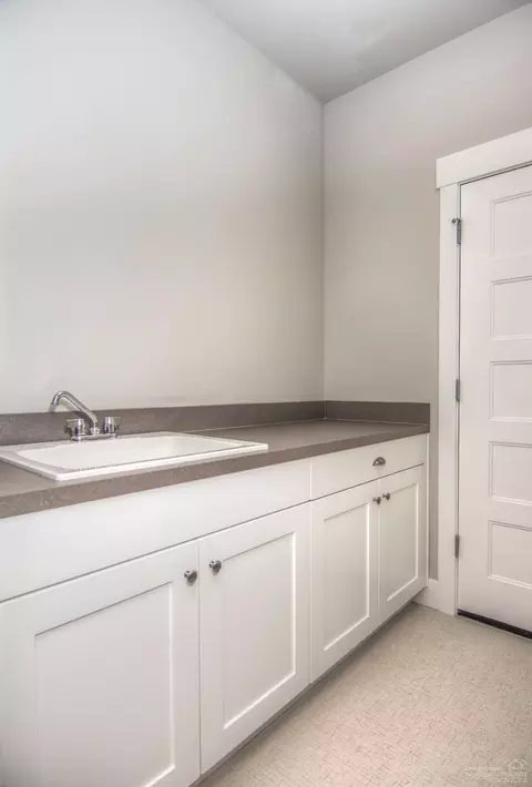 1239 NE Hoover Loop, Bend, OR 97701 photo 20