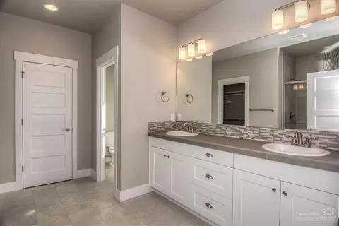 1239 NE Hoover Loop, Bend, OR 97701 photo 16