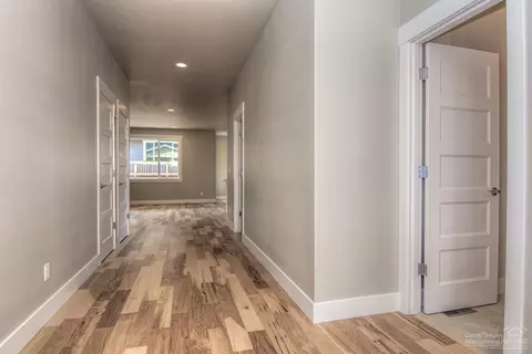 1239 NE Hoover Loop, Bend, OR 97701 photo 5
