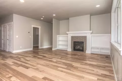 1239 NE Hoover Loop, Bend, OR 97701 photo 8