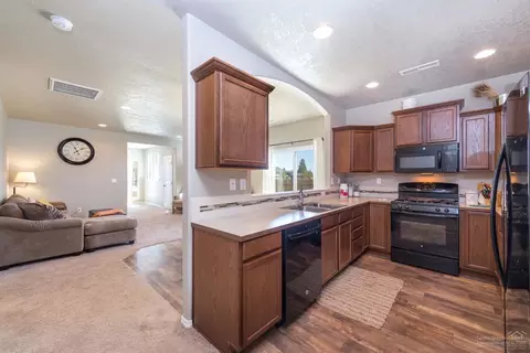 21125 Darnel Ave, Bend, OR 97702 photo 9