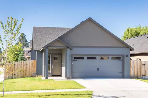 21125 Darnel Ave, Bend, OR 97702 photo 2