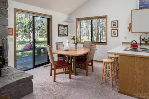 58067 Kinglet Rd, Sunriver, OR 97707 photo 2