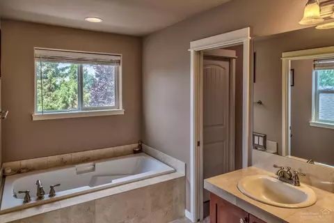 2874 NE Jackdaw Dr, Bend, OR 97701 photo 24