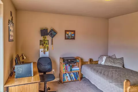 2874 NE Jackdaw Dr, Bend, OR 97701 photo 10