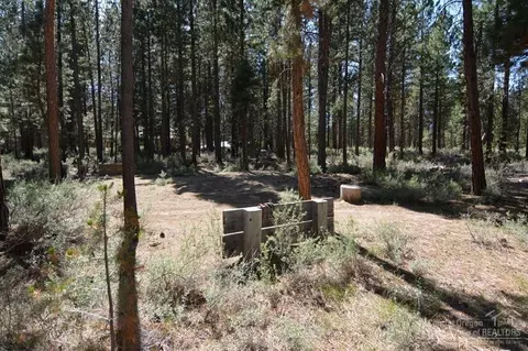 15372 Bear St, La Pine, OR 97739 photo 3
