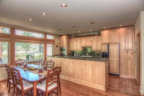19539 Painted Ridge Loop, Bend, OR 97702 photo 4