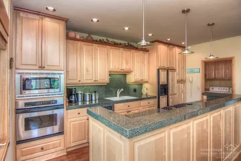 19539 Painted Ridge Loop, Bend, OR 97702 photo 5