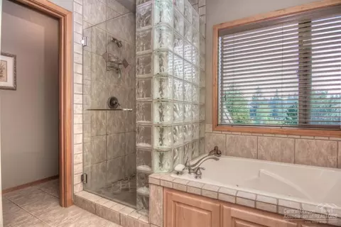 19539 Painted Ridge Loop, Bend, OR 97702 photo 18