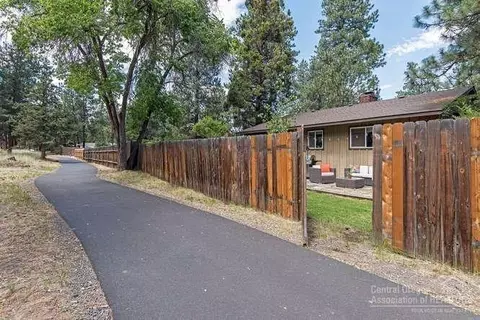 207 NE 10th St, Bend, OR 97701 photo 20