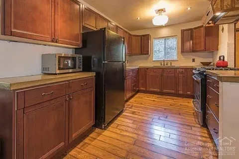 207 NE 10th St, Bend, OR 97701 photo 5