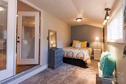207 NE 10th St, Bend, OR 97701 photo 10
