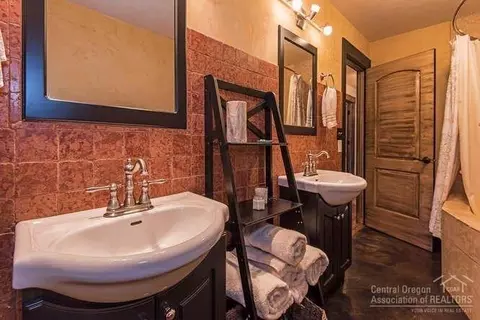207 NE 10th St, Bend, OR 97701 photo 14
