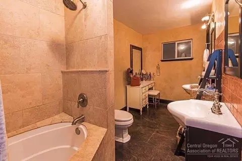 207 NE 10th St, Bend, OR 97701 photo 13