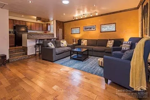 207 NE 10th St, Bend, OR 97701 photo 8