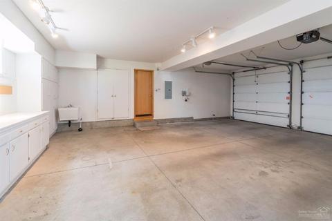 59664 Calgary Loop, Bend, OR 97702 photo 19