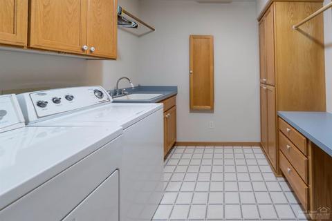 59664 Calgary Loop, Bend, OR 97702 photo 18