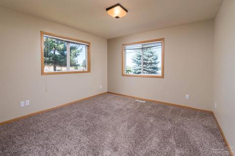 59664 Calgary Loop, Bend, OR 97702 photo 17