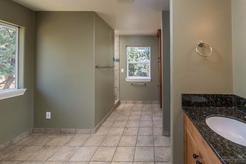 59664 Calgary Loop, Bend, OR 97702 photo 14