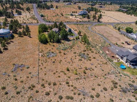 59664 Calgary Loop, Bend, OR 97702 photo 4